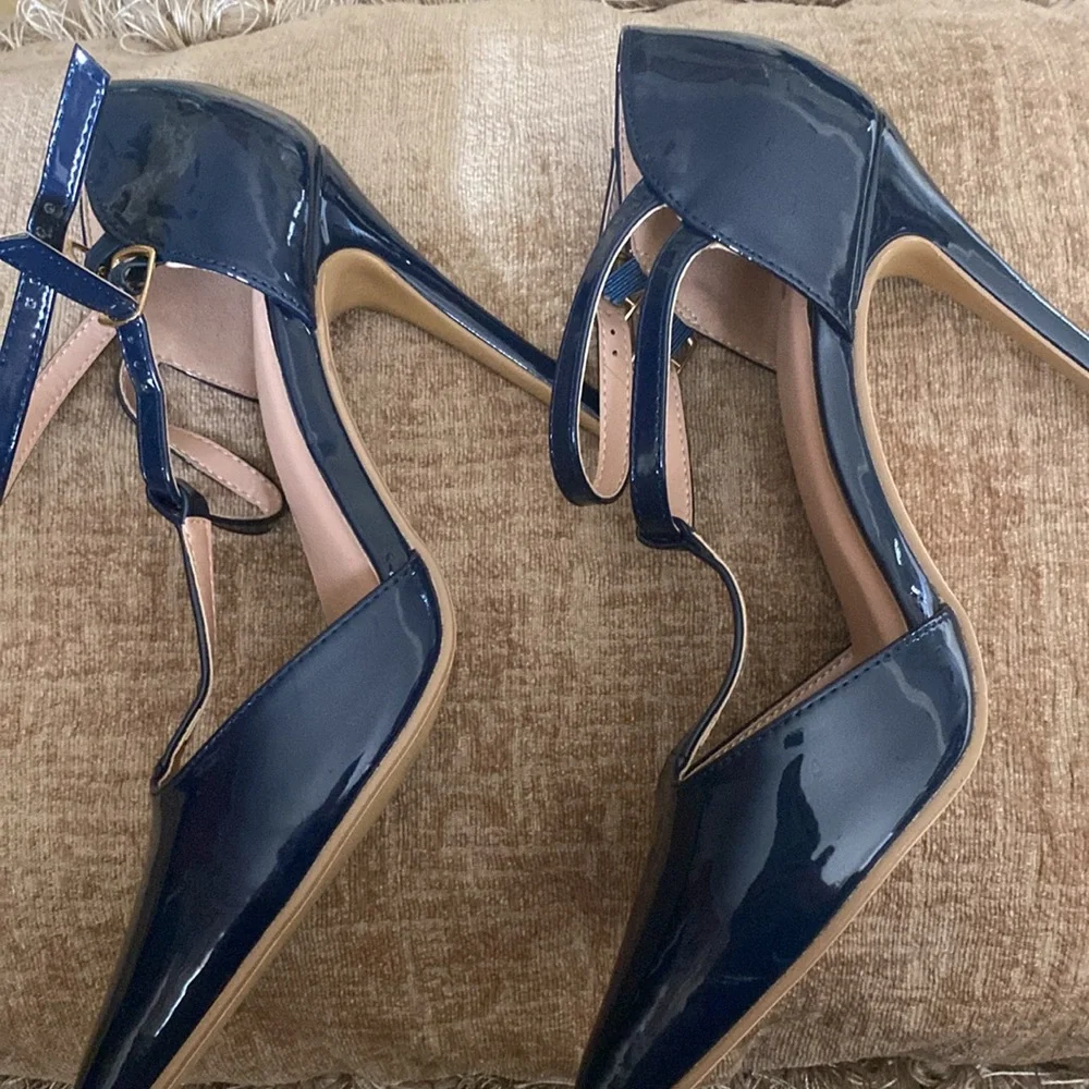 Brand New without tag Journee collection Navy with T straps size 8 - Picture 6 of 7